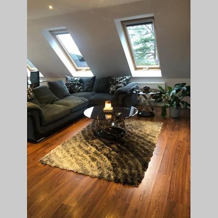 Struan Coach House In Gated Residence Stirling Extérieur photo