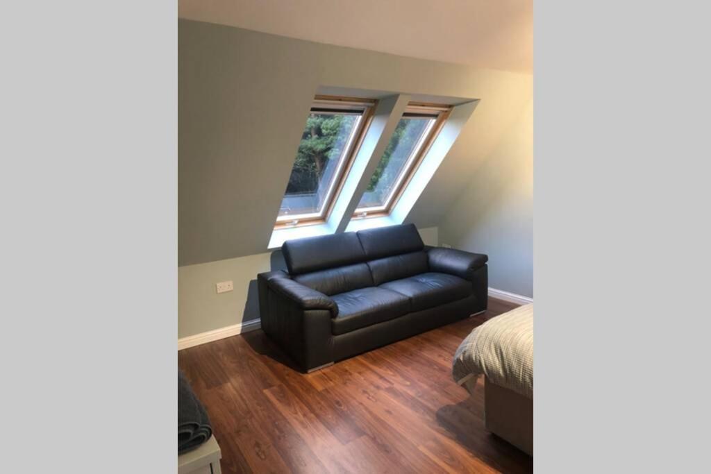 Struan Coach House In Gated Residence Stirling Extérieur photo