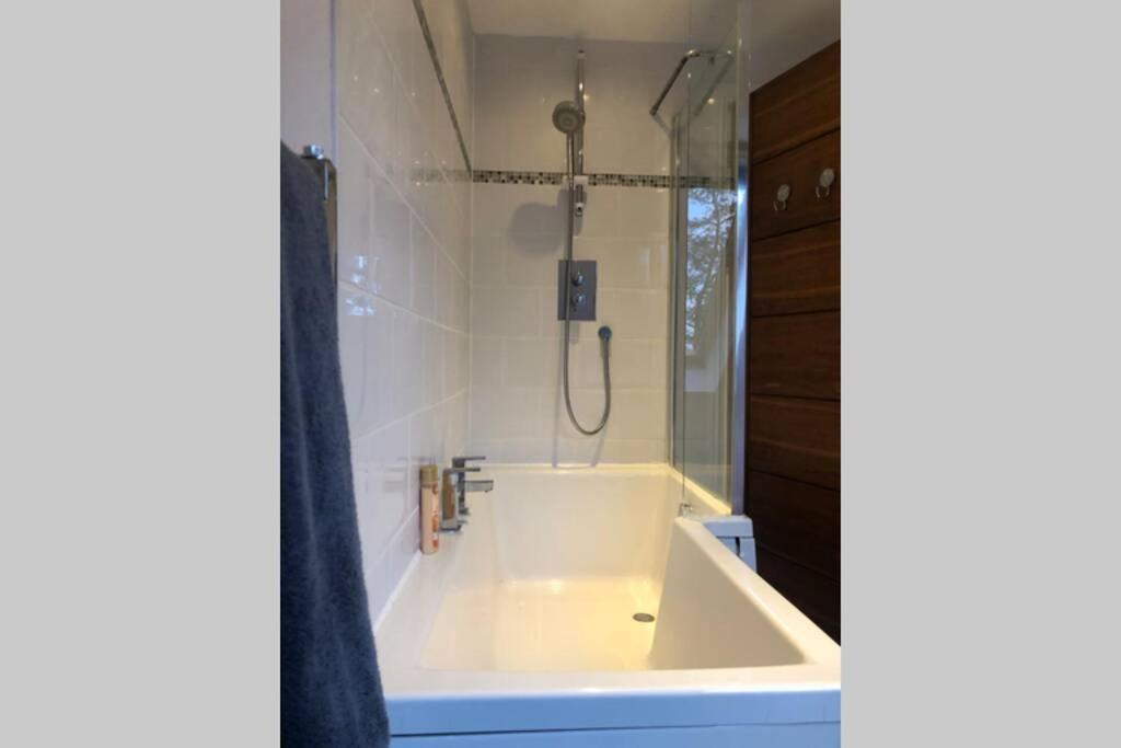 Struan Coach House In Gated Residence Stirling Extérieur photo